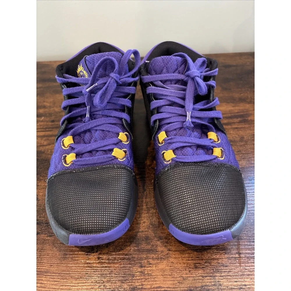 Nike Men's Black Purple and Gold Athletic Shoes